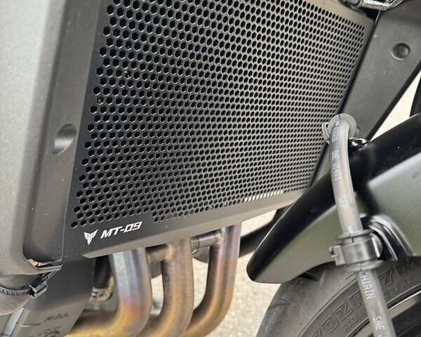 Черный Ямаха MT-09, объемом двигателя 0.89 л и пробегом 12 тыс. км за 12000 $, фото 24 на Automoto.ua