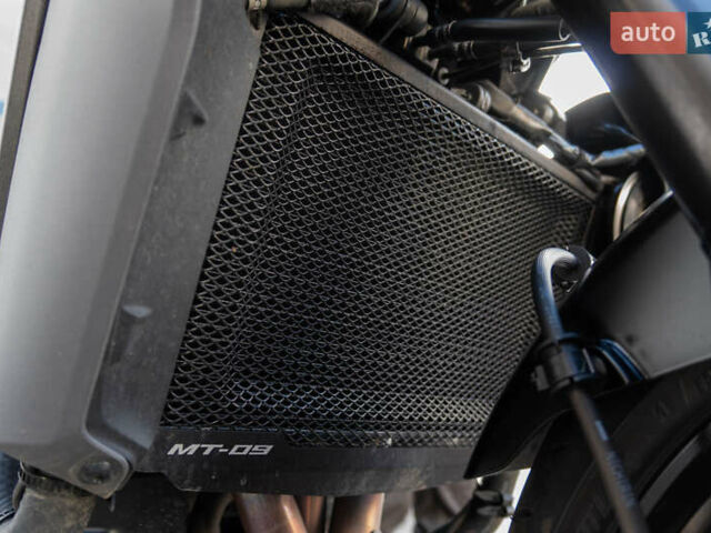 Черный Ямаха MT-09, объемом двигателя 0 л и пробегом 2 тыс. км за 14100 $, фото 9 на Automoto.ua
