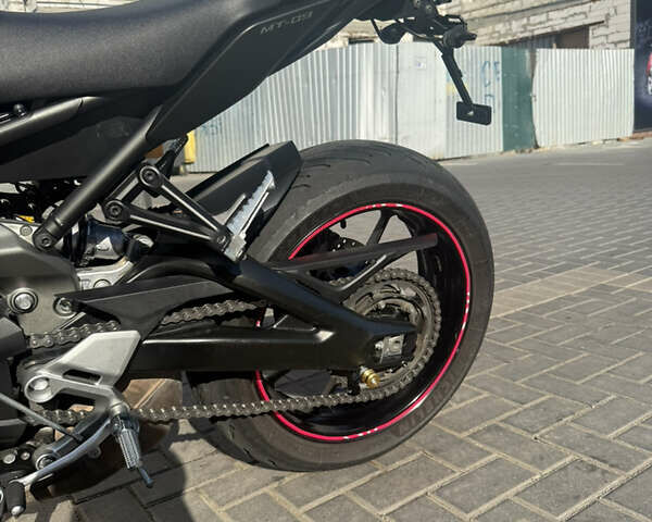 Фиолетовый Ямаха MT-09, объемом двигателя 0.9 л и пробегом 25 тыс. км за 8700 $, фото 7 на Automoto.ua
