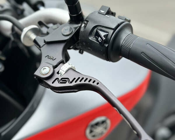 Ямаха MT-09, объемом двигателя 0.85 л и пробегом 14 тыс. км за 9900 $, фото 10 на Automoto.ua