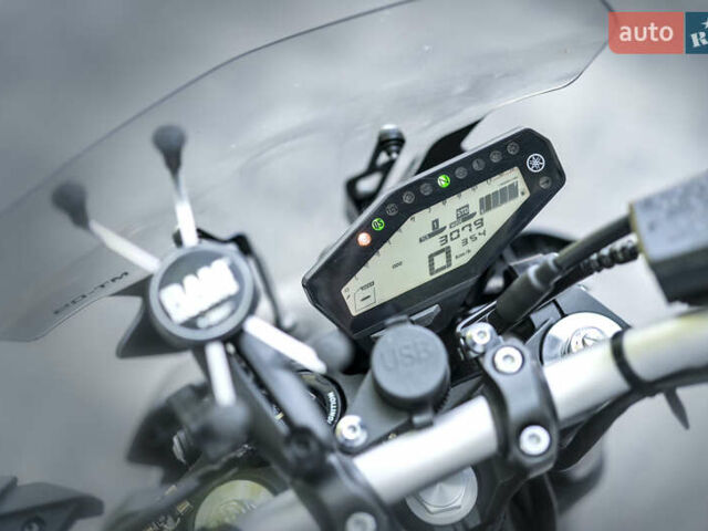 Ямаха MT-09, объемом двигателя 1 л и пробегом 3 тыс. км за 11200 $, фото 5 на Automoto.ua