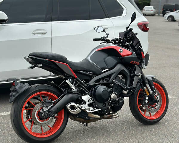 Ямаха MT-09, объемом двигателя 0.85 л и пробегом 14 тыс. км за 9900 $, фото 1 на Automoto.ua