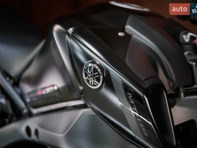 Ямаха MT-09, объемом двигателя 0.9 л и пробегом 10 тыс. км за 13000 $, фото 7 на Automoto.ua