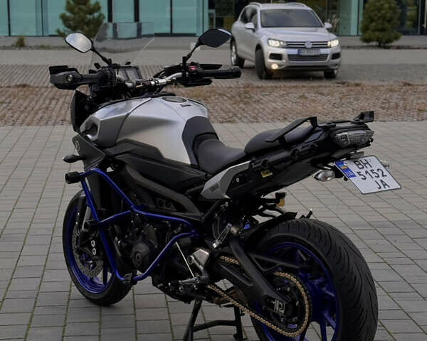 Ямаха MT-09, объемом двигателя 0.85 л и пробегом 34 тыс. км за 9000 $, фото 6 на Automoto.ua