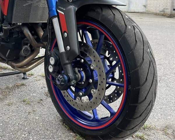 Ямаха MT-09, объемом двигателя 0 л и пробегом 15 тыс. км за 8900 $, фото 8 на Automoto.ua