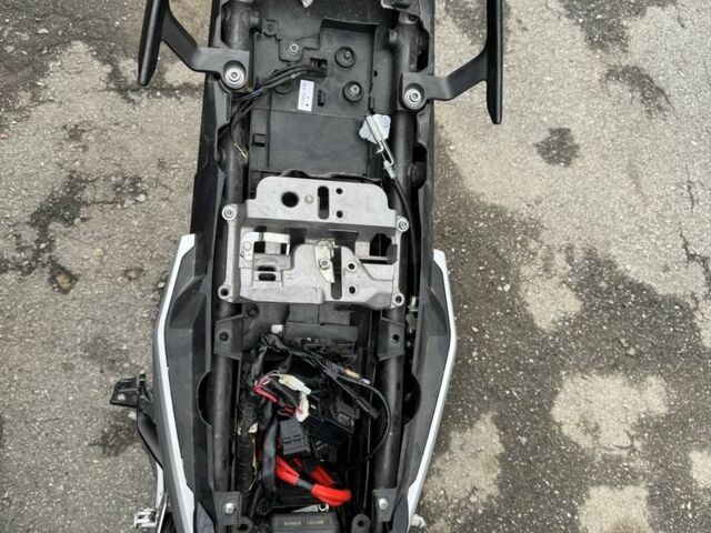 Ямаха MT-09, объемом двигателя 0.9 л и пробегом 0 тыс. км за 1100 $, фото 23 на Automoto.ua