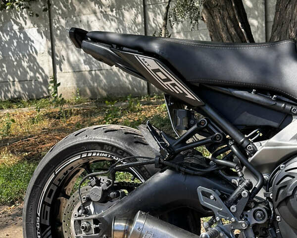 Серый Ямаха MT-09, объемом двигателя 0.85 л и пробегом 15 тыс. км за 8100 $, фото 3 на Automoto.ua
