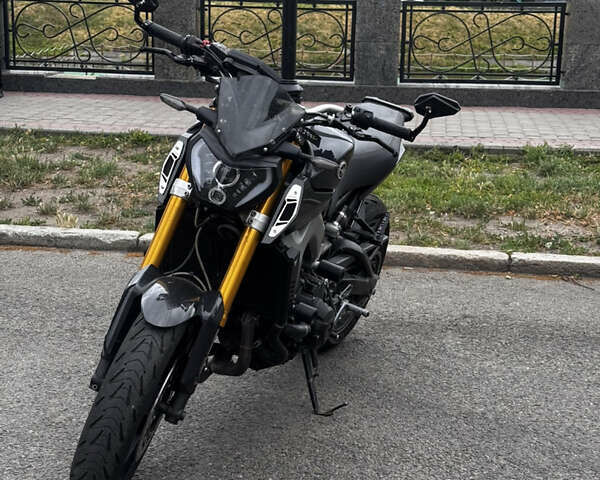 Серый Ямаха MT-09, объемом двигателя 0.85 л и пробегом 15 тыс. км за 8100 $, фото 4 на Automoto.ua