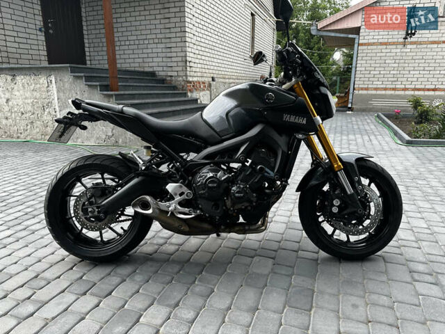 Серый Ямаха MT-09, объемом двигателя 0.9 л и пробегом 36 тыс. км за 7800 $, фото 4 на Automoto.ua