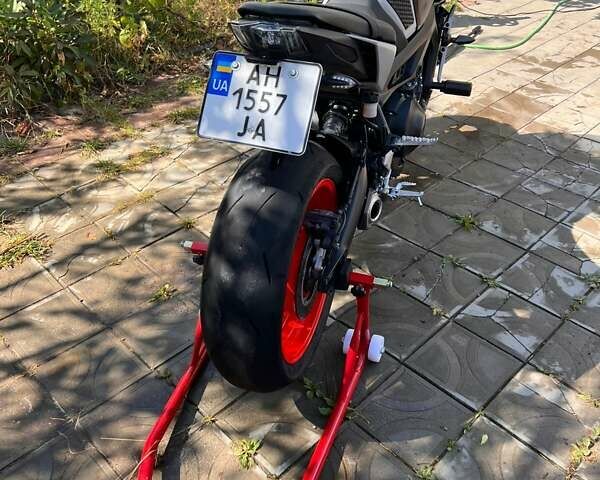 Серый Ямаха MT-09, объемом двигателя 0.85 л и пробегом 20 тыс. км за 11200 $, фото 5 на Automoto.ua