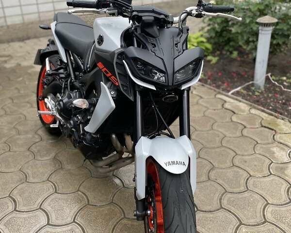 Серый Ямаха MT-09, объемом двигателя 0.85 л и пробегом 22 тыс. км за 9999 $, фото 1 на Automoto.ua