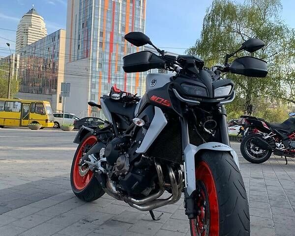 Сірий Ямаха MT-09, об'ємом двигуна 0.8 л та пробігом 2 тис. км за 9999 $, фото 9 на Automoto.ua