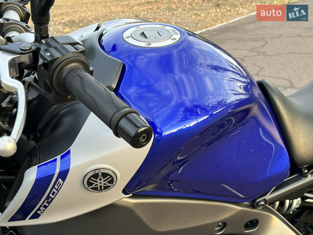 Синий Ямаха MT-09, объемом двигателя 0.85 л и пробегом 8 тыс. км за 11000 $, фото 34 на Automoto.ua