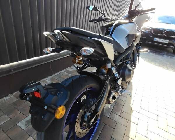 Ямаха MT-09 SP 2018 в Буче на Automoto.ua Ямаха MT-09 SP, объемом двигателя 0.9 л и пробегом 1 тыс. км за 10500 $, фото 2 на Automoto.ua