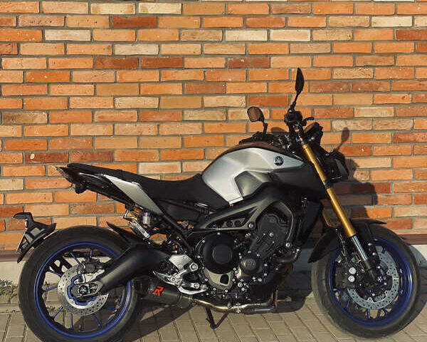 Ямаха MT-09 SP, объемом двигателя 0.9 л и пробегом 15 тыс. км за 12000 $, фото 2 на Automoto.ua