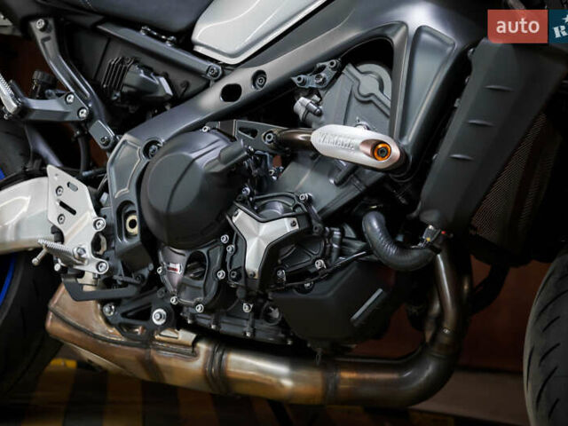 Ямаха MT-09 SP, объемом двигателя 0.85 л и пробегом 1 тыс. км за 14000 $, фото 9 на Automoto.ua