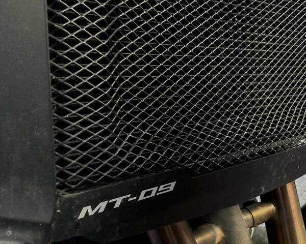 Ямаха MT-09 SP, объемом двигателя 0 л и пробегом 9 тыс. км за 15000 $, фото 21 на Automoto.ua