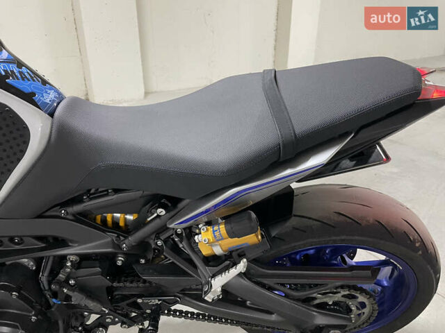 Серый Ямаха MT-09 SP, объемом двигателя 0.9 л и пробегом 13 тыс. км за 11999 $, фото 22 на Automoto.ua