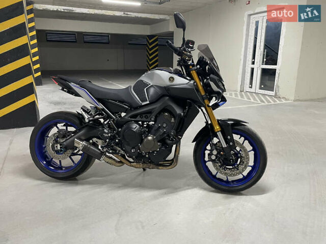 Серый Ямаха MT-09 SP, объемом двигателя 0.9 л и пробегом 13 тыс. км за 11999 $, фото 3 на Automoto.ua