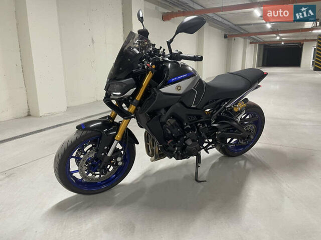 Серый Ямаха MT-09 SP, объемом двигателя 0.9 л и пробегом 13 тыс. км за 11999 $, фото 4 на Automoto.ua