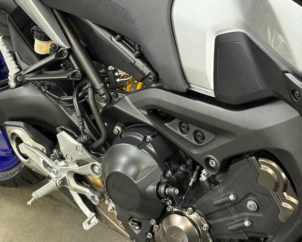 Сірий Ямаха MT-09 SP, об'ємом двигуна 0.85 л та пробігом 8 тис. км за 9500 $, фото 12 на Automoto.ua