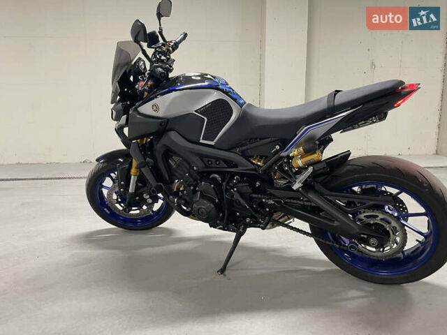Серый Ямаха MT-09 SP, объемом двигателя 0.9 л и пробегом 13 тыс. км за 11999 $, фото 7 на Automoto.ua