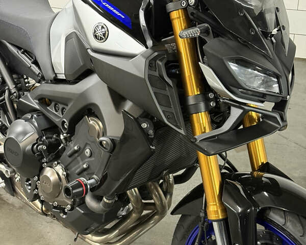 Сірий Ямаха MT-09 SP, об'ємом двигуна 0.85 л та пробігом 8 тис. км за 9500 $, фото 11 на Automoto.ua