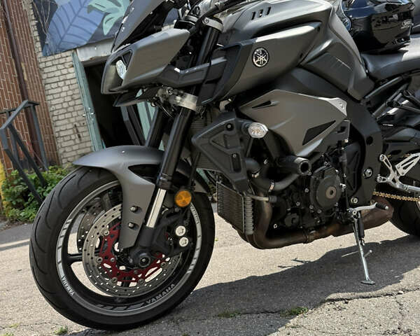 Черный Ямаха MT-10, объемом двигателя 1 л и пробегом 18 тыс. км за 10000 $, фото 3 на Automoto.ua