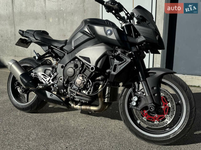 Черный Ямаха MT-10, объемом двигателя 1 л и пробегом 19 тыс. км за 12000 $, фото 5 на Automoto.ua
