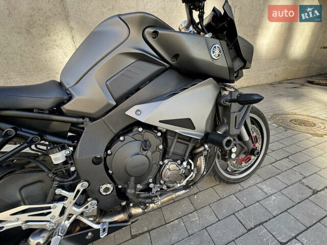 Черный Ямаха MT-10, объемом двигателя 1 л и пробегом 19 тыс. км за 12000 $, фото 2 на Automoto.ua