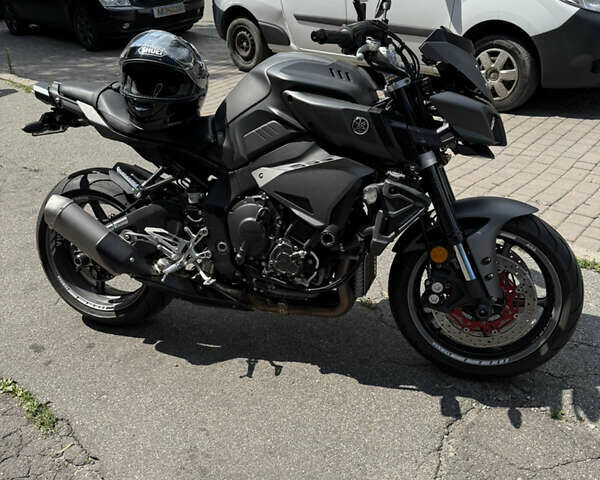 Черный Ямаха MT-10, объемом двигателя 1 л и пробегом 18 тыс. км за 10000 $, фото 1 на Automoto.ua