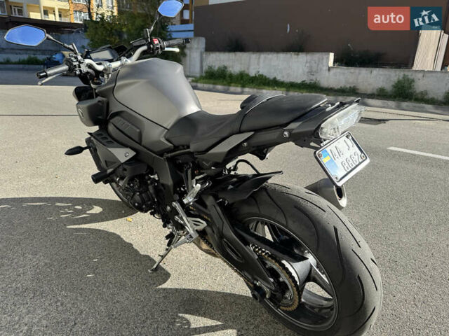 Черный Ямаха MT-10, объемом двигателя 1 л и пробегом 19 тыс. км за 12000 $, фото 8 на Automoto.ua