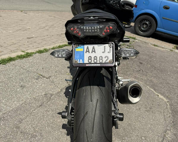 Черный Ямаха MT-10, объемом двигателя 1 л и пробегом 18 тыс. км за 10000 $, фото 7 на Automoto.ua