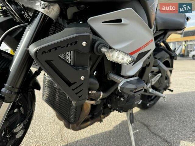 Черный Ямаха MT-10, объемом двигателя 1 л и пробегом 11 тыс. км за 15600 $, фото 9 на Automoto.ua