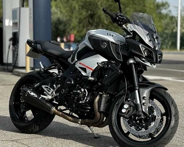 Черный Ямаха MT-10, объемом двигателя 1 л и пробегом 11 тыс. км за 15600 $, фото 2 на Automoto.ua