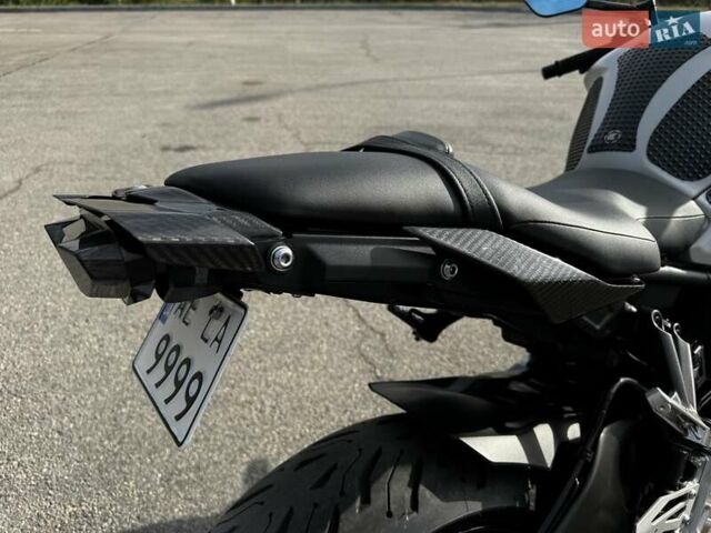 Черный Ямаха MT-10, объемом двигателя 1 л и пробегом 11 тыс. км за 15600 $, фото 12 на Automoto.ua