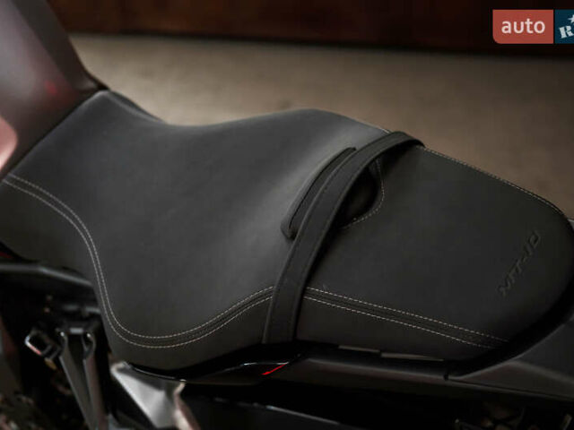Ямаха MT-10, об'ємом двигуна 1 л та пробігом 19 тис. км за 17500 $, фото 11 на Automoto.ua