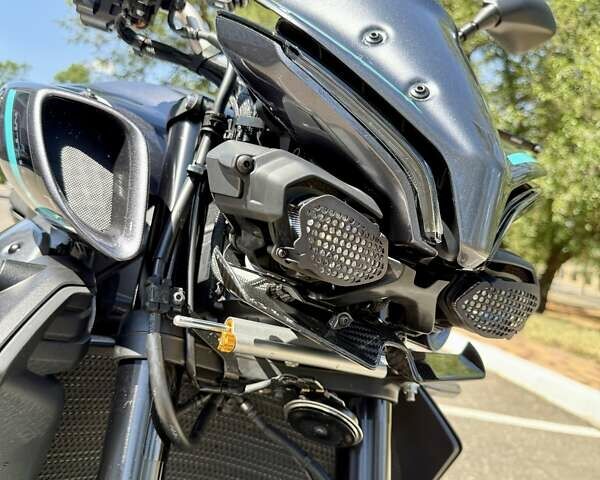 Серый Ямаха MT-10, объемом двигателя 1 л и пробегом 6 тыс. км за 18500 $, фото 9 на Automoto.ua