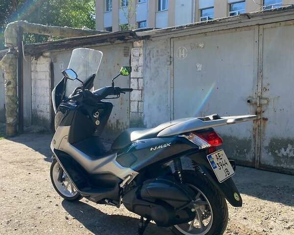 Черный Ямаха NMAX, объемом двигателя 0.12 л и пробегом 36 тыс. км за 1800 $, фото 2 на Automoto.ua