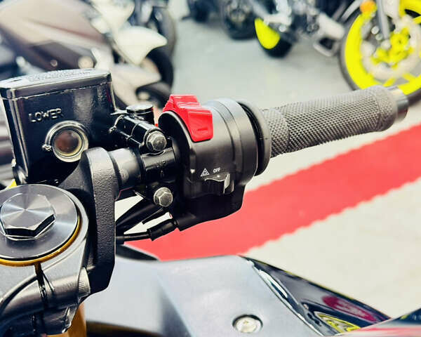 Черный Ямаха R3, объемом двигателя 0.32 л и пробегом 8 тыс. км за 5000 $, фото 16 на Automoto.ua