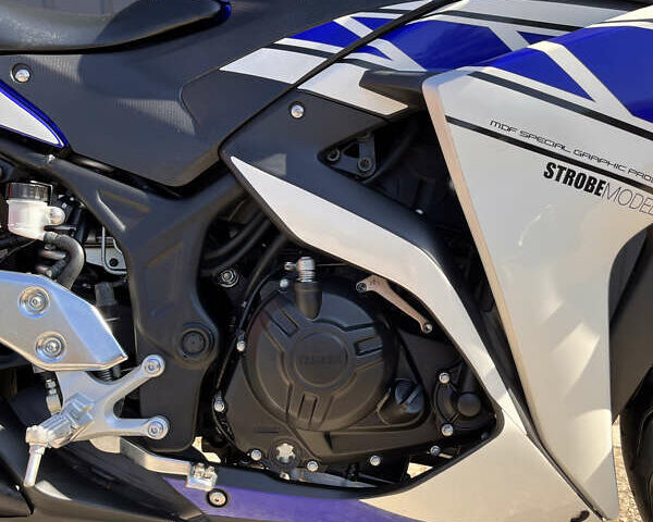 Синий Ямаха R3, объемом двигателя 0.25 л и пробегом 8 тыс. км за 4300 $, фото 2 на Automoto.ua