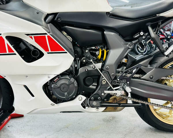 Белый Ямаха R7, объемом двигателя 0.7 л и пробегом 4 тыс. км за 9700 $, фото 36 на Automoto.ua
