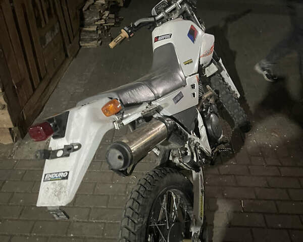 Белый Ямаха Serow 250, объемом двигателя 0.7 л и пробегом 47 тыс. км за 1800 $, фото 3 на Automoto.ua