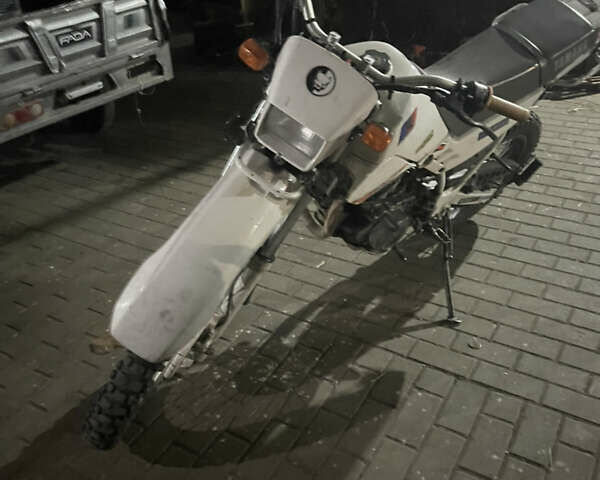 Белый Ямаха Serow 250, объемом двигателя 0.7 л и пробегом 47 тыс. км за 1800 $, фото 1 на Automoto.ua