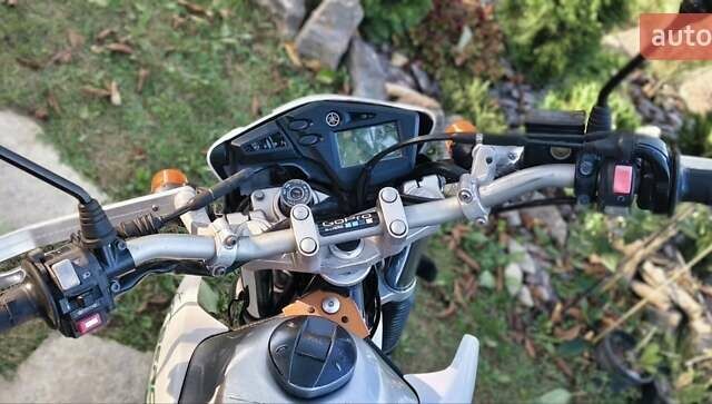 Белый Ямаха Serow 250, объемом двигателя 0 л и пробегом 32 тыс. км за 3500 $, фото 3 на Automoto.ua