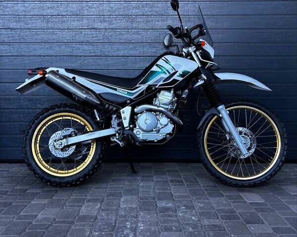 Білий Ямаха Serow 250, об'ємом двигуна 0.25 л та пробігом 4 тис. км за 4400 $, фото 1 на Automoto.ua