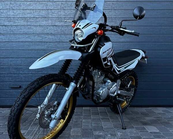 Білий Ямаха Serow 250, об'ємом двигуна 0.25 л та пробігом 4 тис. км за 4400 $, фото 2 на Automoto.ua