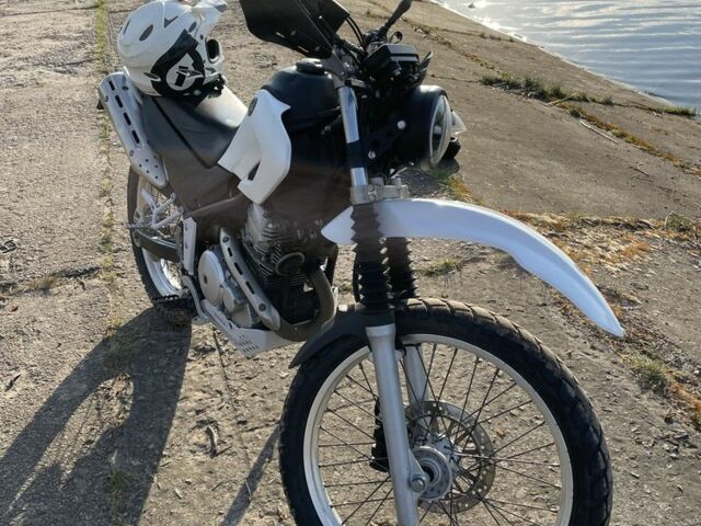 Ямаха Serow 250, объемом двигателя 0.25 л и пробегом 0 тыс. км за 3000 $, фото 2 на Automoto.ua