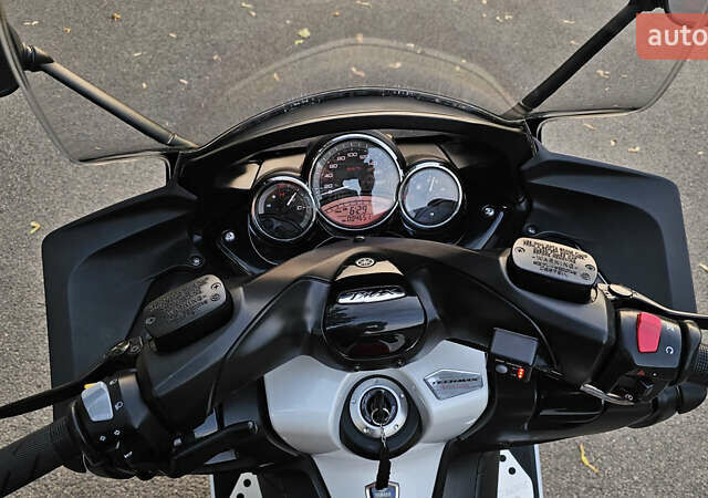 Белый Ямаха T-Max 500, объемом двигателя 0.5 л и пробегом 5 тыс. км за 6200 $, фото 8 на Automoto.ua
