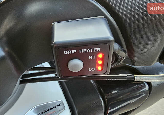 Белый Ямаха T-Max 500, объемом двигателя 0.5 л и пробегом 5 тыс. км за 6200 $, фото 10 на Automoto.ua